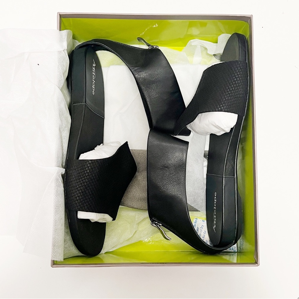 NIB Antelope Sandals, Black Leather, 125 Ankle Wrap Sandal, Size 40
